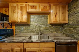 640 Prince Albert Blvd, Riverside, OH 45404 - Photo 12