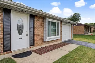 4817 Lodgeview Dr, Huber Heights, OH 45424 - Photo 4