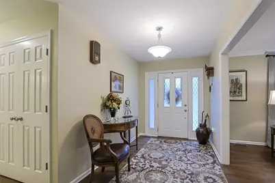 6725 Vienna Woods Trail, Miami Township, OH 45459 - Photo 4