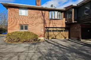 1266 Westcliff Ct, Kettering, OH 45409 - Photo 2