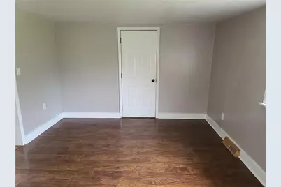 110 W Orchard Springs Drive, Dayton, OH 45415 - Photo 8