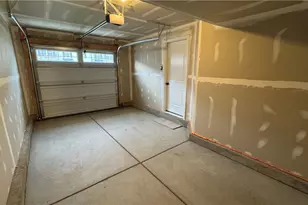 4034 Hemlock Ct, Huber Heights, OH 45424 - Photo 10