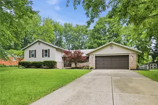 2033 Meadowside Ln, Washington Twp, OH 45458 - Photo 2