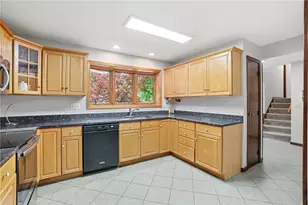 2033 Meadowside Ln, Washington Twp, OH 45458 - Photo 12