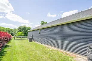 165 Hatchet Dr, Eaton, OH 45320 - Photo 6