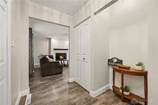 907 Debbie Ct, Clayton, OH 45415 - Photo 6