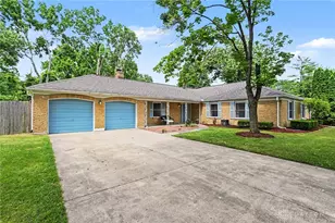 907 Debbie Ct, Clayton, OH 45415 - Photo 4