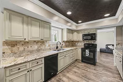 907 Debbie Court, Clayton, OH 45415 - Photo 12