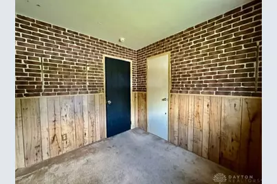 110 W Routzong Drive, Fairborn, OH 45324 - Photo 32