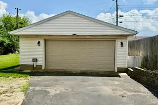 110 W Routzong Dr, Fairborn, OH 45324 - Photo 2