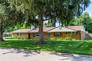 77 Lammers Ave, Washington Twp, OH 45459 - Photo 4