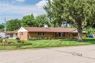 77 Lammers Ave, Washington Twp, OH 45459 - Photo 2