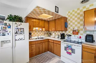 500 Beverly Dr, Piqua, OH 45356 - Photo 10