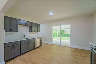842 Murray Hill Dr, Xenia Twp, OH 45385 - Photo 10