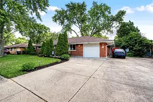 4800 Rolling St, Miami Township, OH 45439 - Photo 2