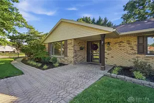 5362 Oakton Cir, Kettering, OH 45440 - Photo 2