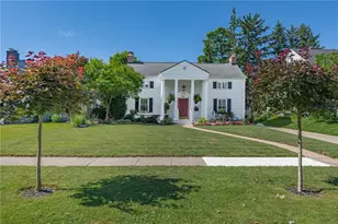 360 East Dr, Oakwood, OH 45419 - Photo 2
