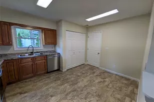 2407 Selby Pl, Kettering, OH 45420 - Photo 12