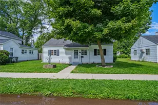 916 S Crawford St, Troy, OH 45373 - Photo 2
