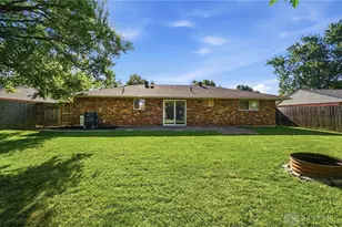 7329 Kirkview Dr, Huber Heights, OH 45424 - Photo 24