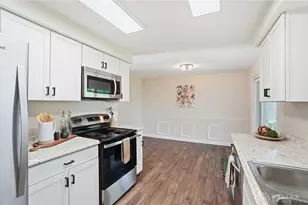 7329 Kirkview Dr, Huber Heights, OH 45424 - Photo 12