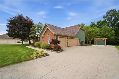 3786 E Maple Grove Lane, Beavercreek, OH 45440 - Photo 2