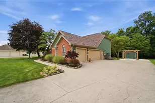 3786 E Maple Grove Ln, Beavercreek, OH 45440 - Photo 2