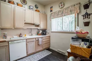 5550 Joyce Ann Dr, Dayton, OH 45415 - Photo 8