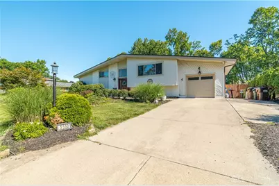 5550 Joyce Ann Dr, Dayton, OH 45415 - Photo 2