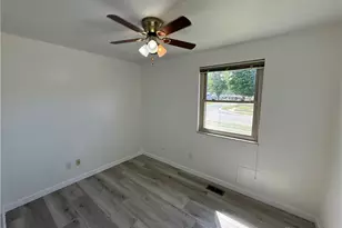 7619 Bassett Dr, Huber Heights, OH 45424 - Photo 10