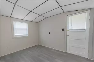 539 S Monroe St, Xenia, OH 45385 - Photo 6
