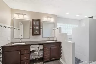 9301 Patriot Woods Ct, Washington Twp, OH 45458 - Photo 38