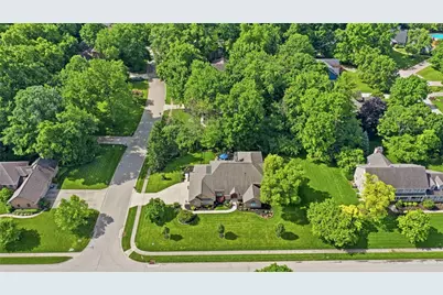 9301 Patriot Woods Court, Washington Twp, OH 45458 - Photo 4