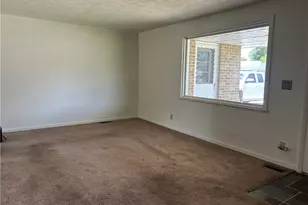 484 Winchester St, New Carlisle, OH 45344 - Photo 6