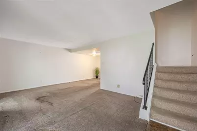 2106 Wellington Court, Fairborn, OH 45324 - Photo 4