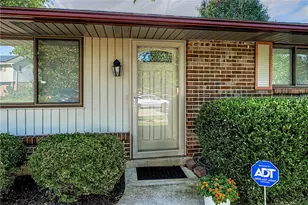 7422 Dial Dr, Huber Heights, OH 45424 - Photo 2