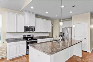 400 Buckingham Pl, Beavercreek Twp, OH 45385 - Photo 12