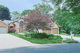 614 Summer Breeze Ct, Washington Twp, OH 45429 - Photo 2
