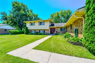 2104 Crabtree Dr, Beavercreek, OH 45431 - Photo 2
