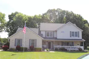 1070 Winston Ln, Tipp City, OH 45371 - Photo 2