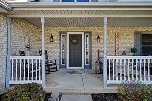 1070 Winston Ln, Tipp City, OH 45371 - Photo 4