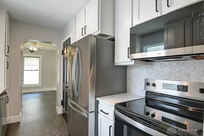 523 Watervliet Avenue, Dayton, OH 45420 - Photo 8