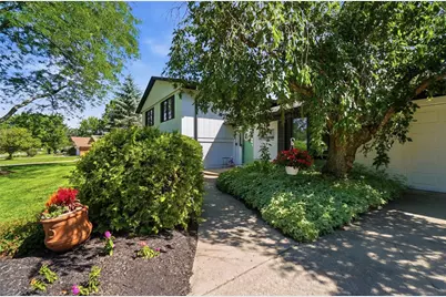 8220 Paragon Road, Washington Twp, OH 45458 - Photo 4