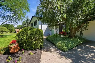 8220 Paragon Rd, Washington Twp, OH 45458 - Photo 4
