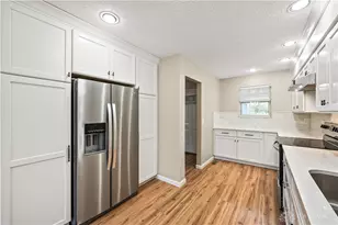 908 Cambridge Cir, Troy, OH 45373 - Photo 8