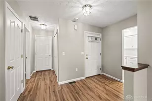 908 Cambridge Cir, Troy, OH 45373 - Photo 6