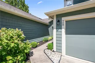 908 Cambridge Cir, Troy, OH 45373 - Photo 2