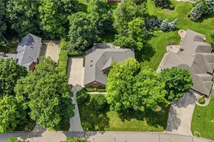 2534 Oakmoor Ln, Miami Township, OH 45459 - Photo 2