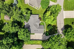 2534 Oakmoor Ln, Miami Township, OH 45459 - Photo 2