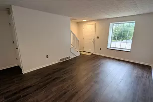 2633 S Kings Arms Cir, Centerville, OH 45440 - Photo 4